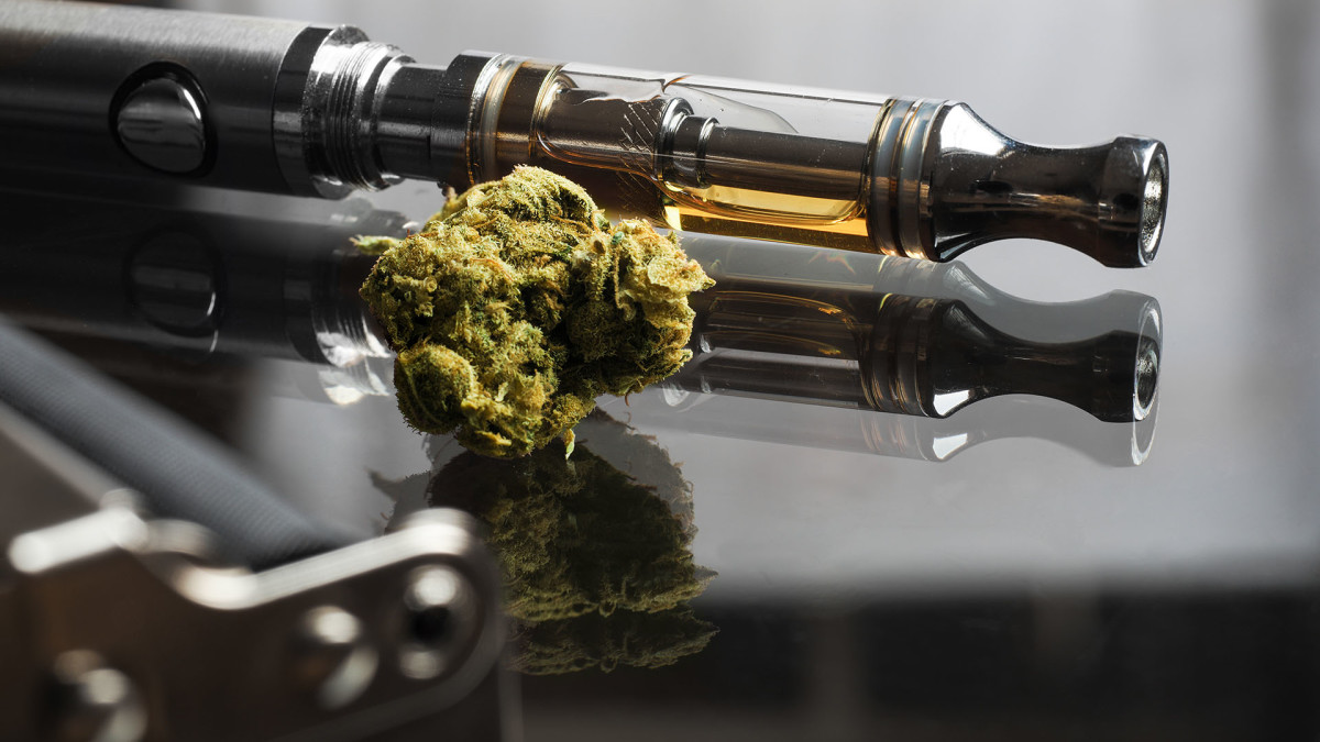 Vaping-Related Deaths & Illness: Are E-Cigs & Weed Vape Pens Safe? - Men's  Journal