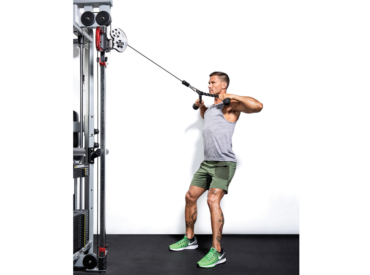 Hit Muscles From Head to Toe With This 45-Minute Cable Pulley