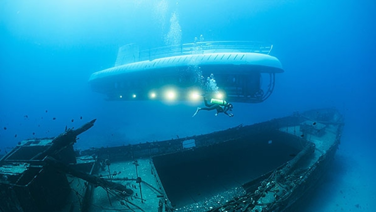 Deep Sea Tourism The Race to the Bottom of the Ocean Men's Journal