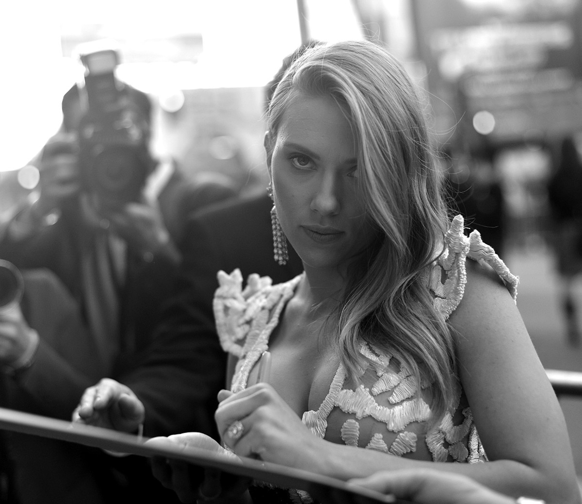 Scarlett_johansson_main_30
