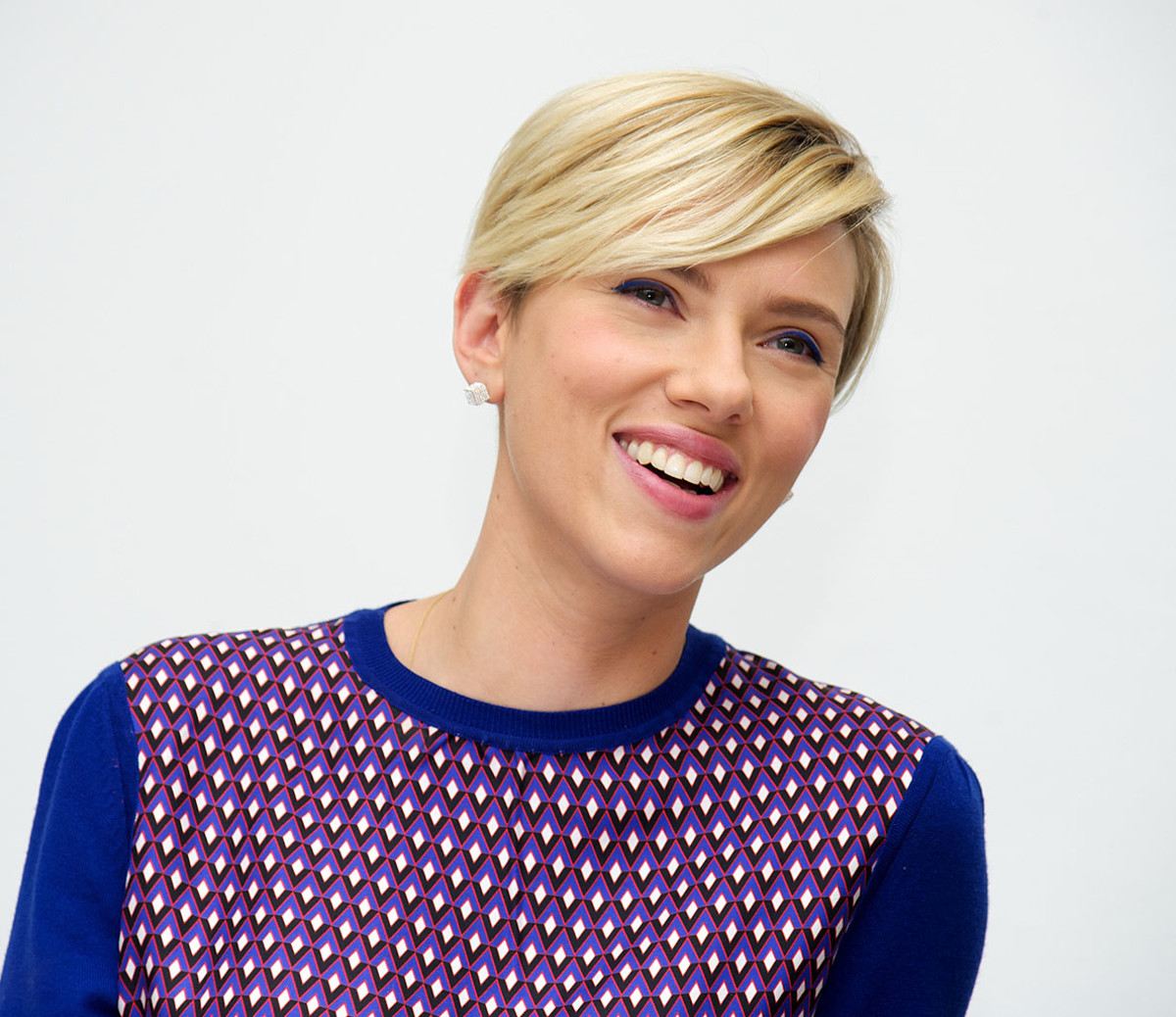 Scarlett_johansson_main_14