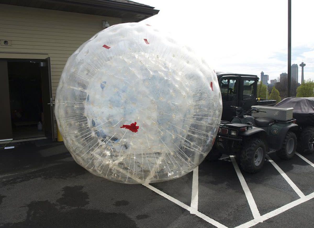 Odd details emerge in mysterious death of Niagara Falls daredevil Men