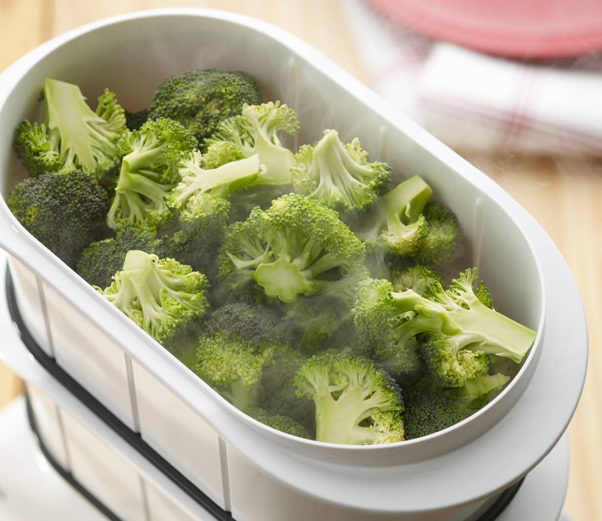Steamed Broccoli Unlocks CancerFighting Benefits Men's Fitness Men's