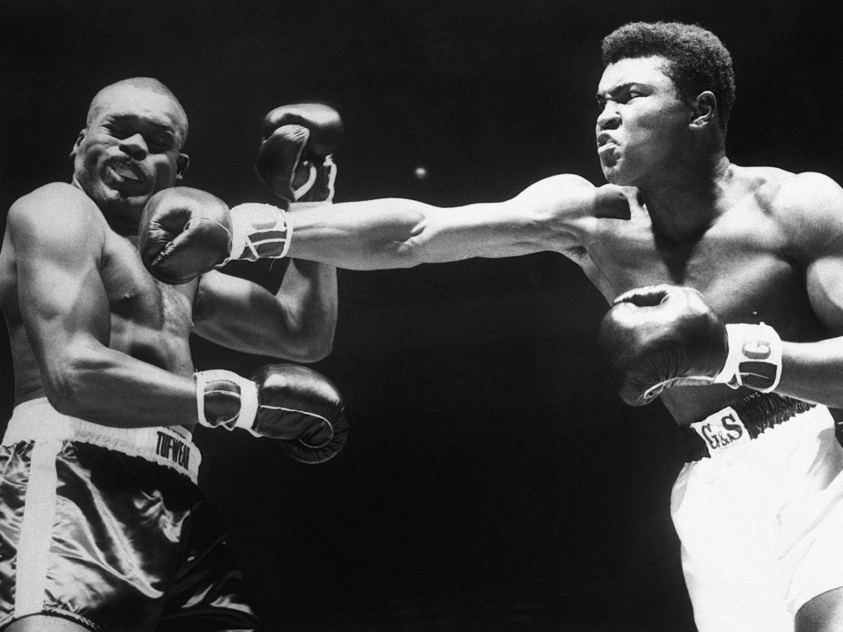 These 4 Basic Boxing Moves Will Teach You To Punch Like A Boxer Men's