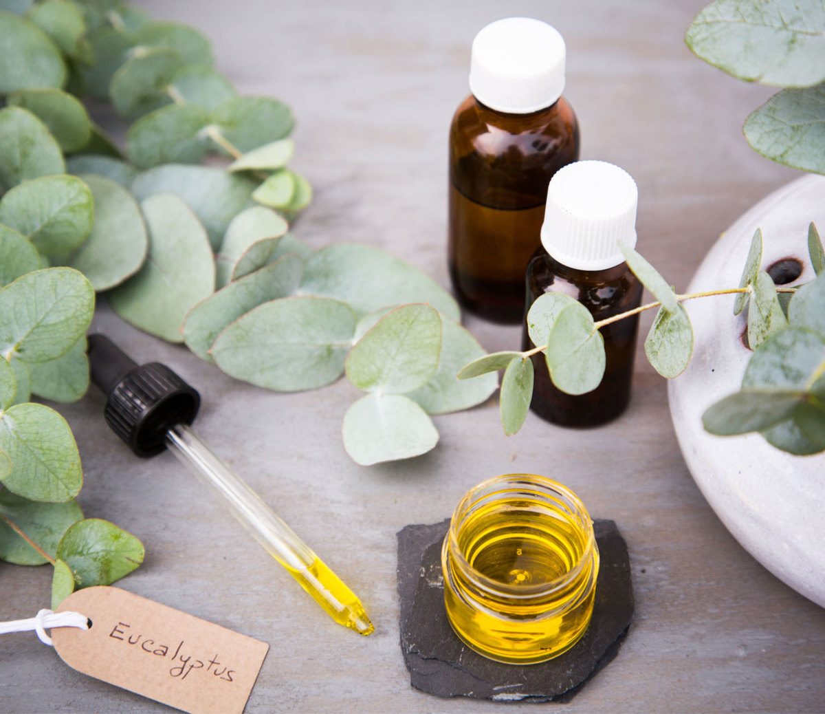 6 Best Edible Essential Oils of 2021 to Elevate Your Wellness Routine
