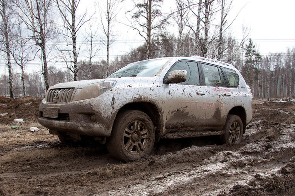 How to get your vehicle unstuck in the mud or sand Men's Journal