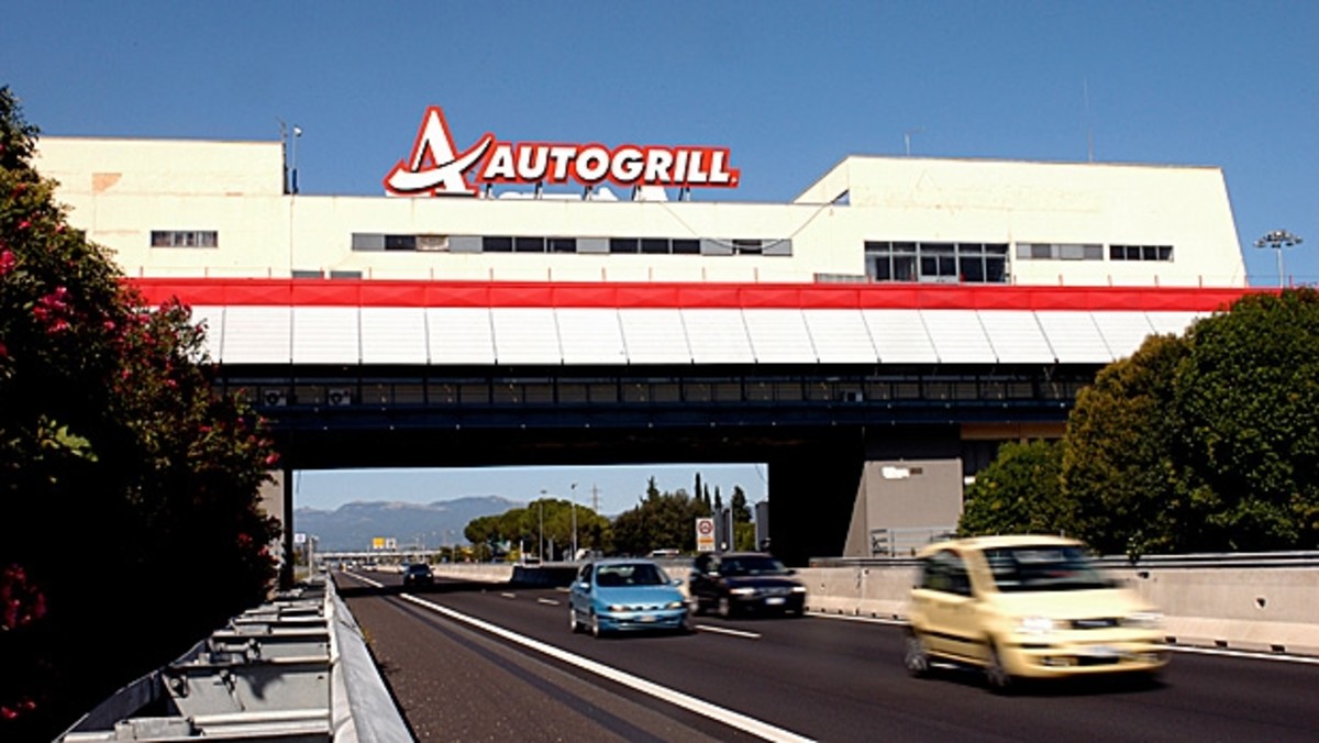 Why Autogrills Are the Best Part of an Italian Road Trip Men's Journal