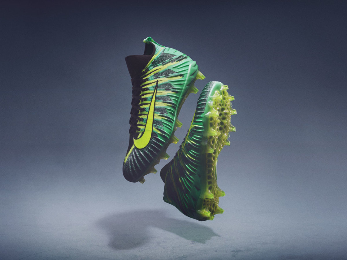 Russell Wilson Unveils His New Nike Alpha Menace Elite Cleats With ...