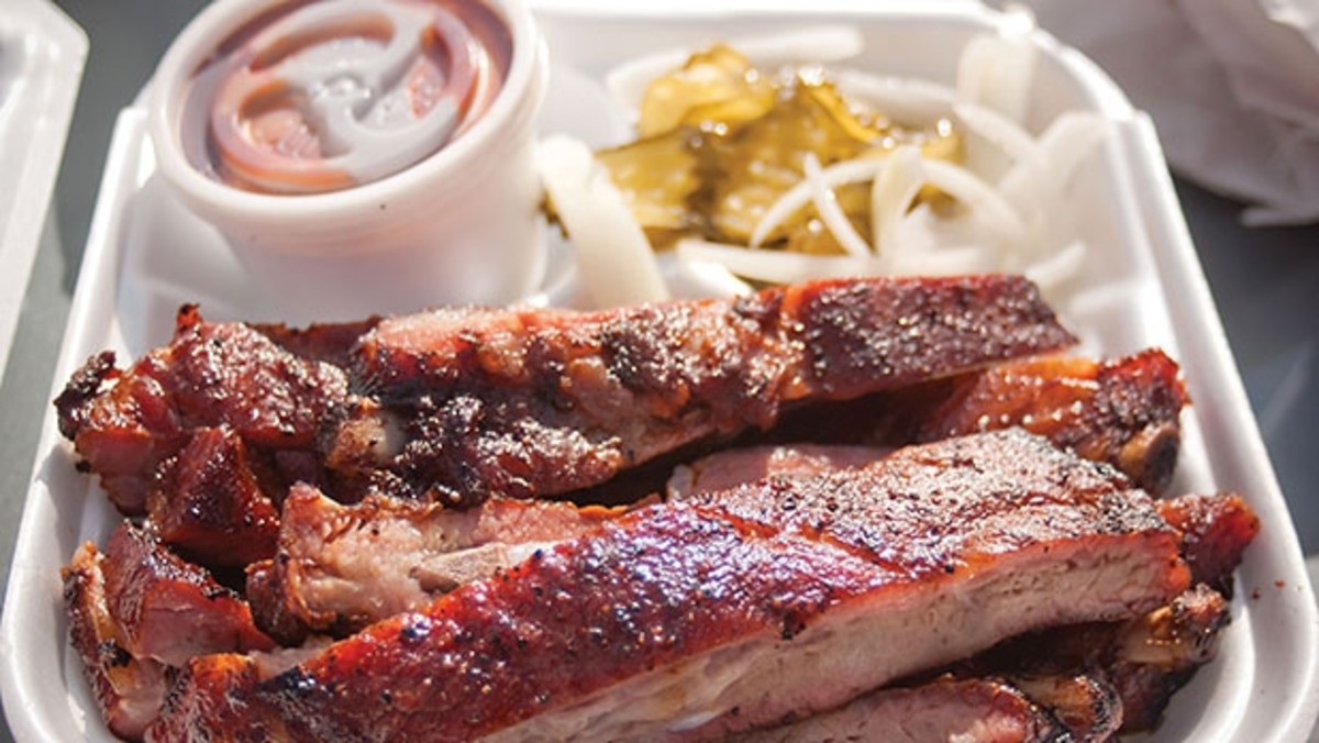 10 Best Texas BBQ Joints, According to Daniel Vaughn Men's Journal