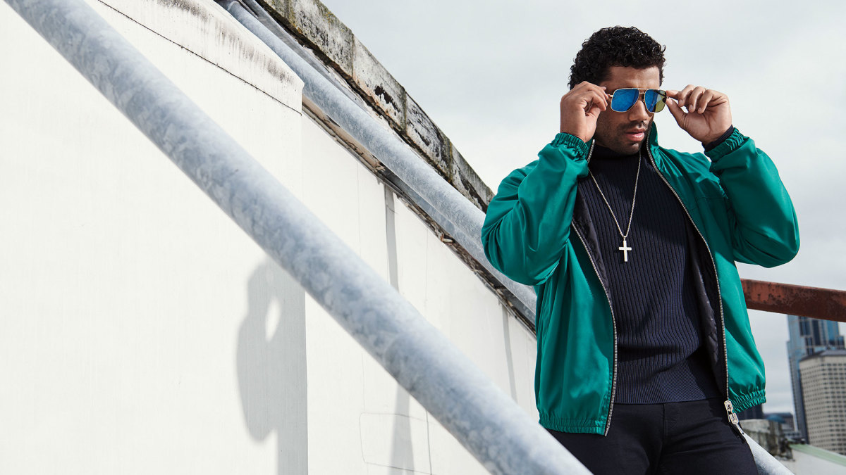 How To Get Russell Wilson’S Effortless Curly Hairstyle - Men'S Journal