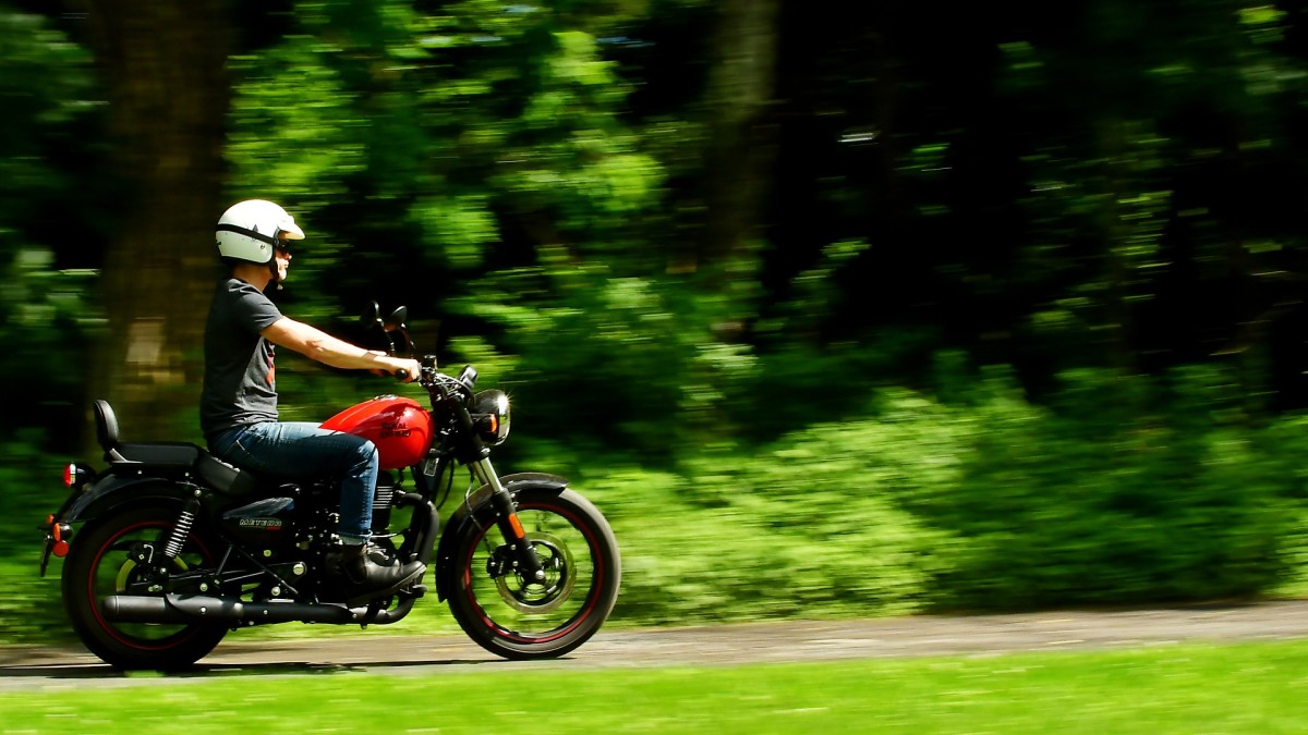 Test Drive Royal Enfield Meteor 350 Motorcycle Men s Journal Men s Journal