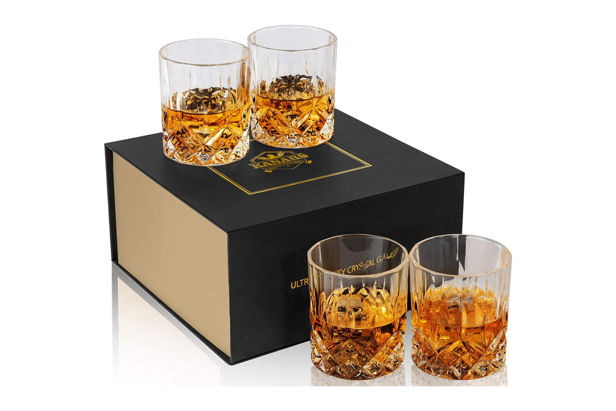 https://www.mensjournal.com/.image/t_share/MTk2MTM2NTc4NzU2Mzg4MzU3/kanars-old-fashioned-whiskey-glasses-set-of-4-with-luxury-box.jpg