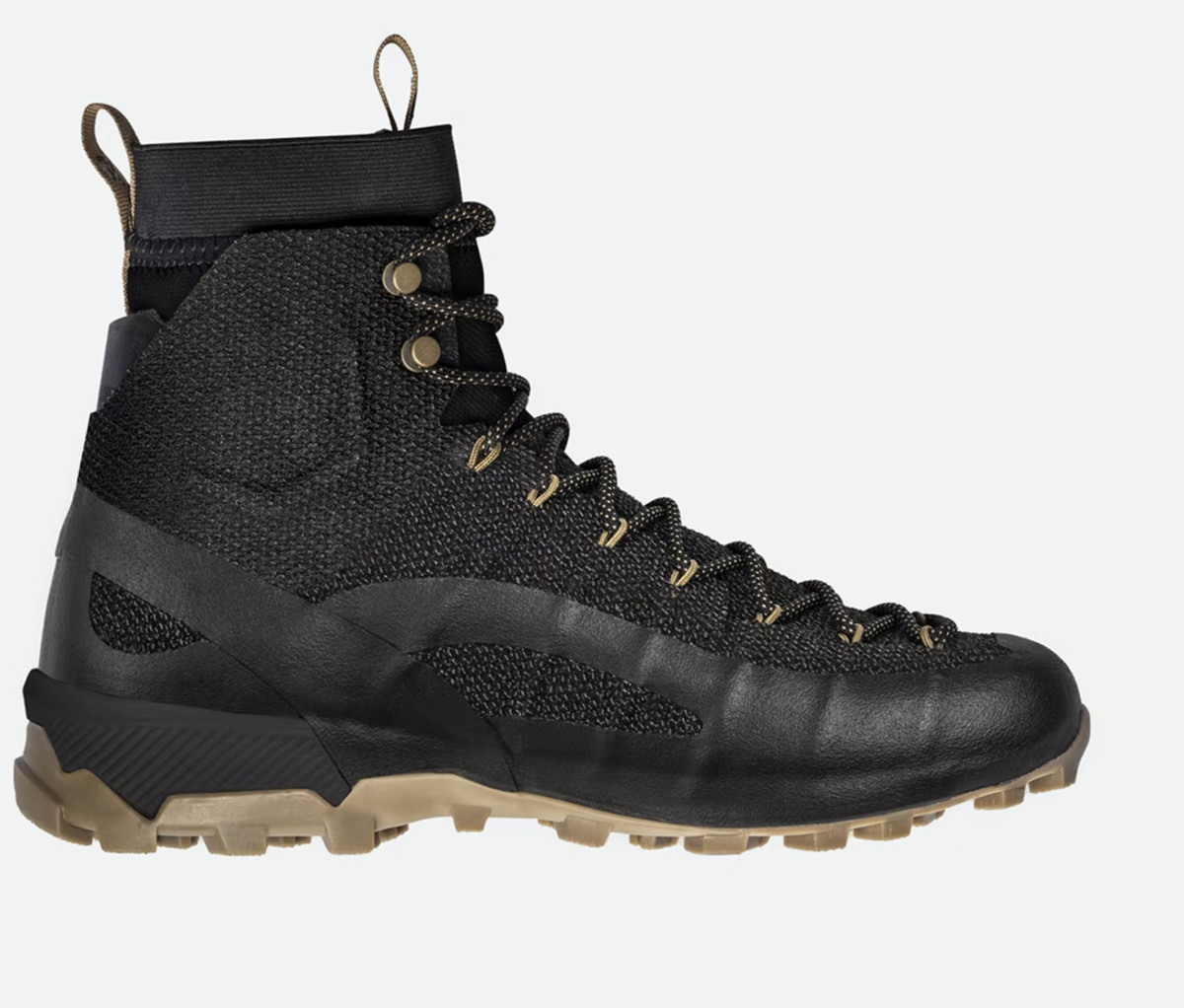naglev boots