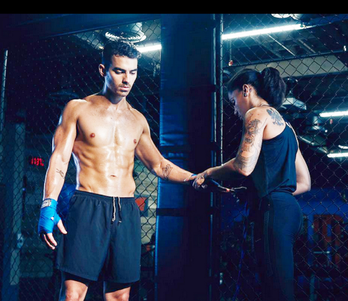 Joe Jonas looks absolutely shredded training at the Unbreakable