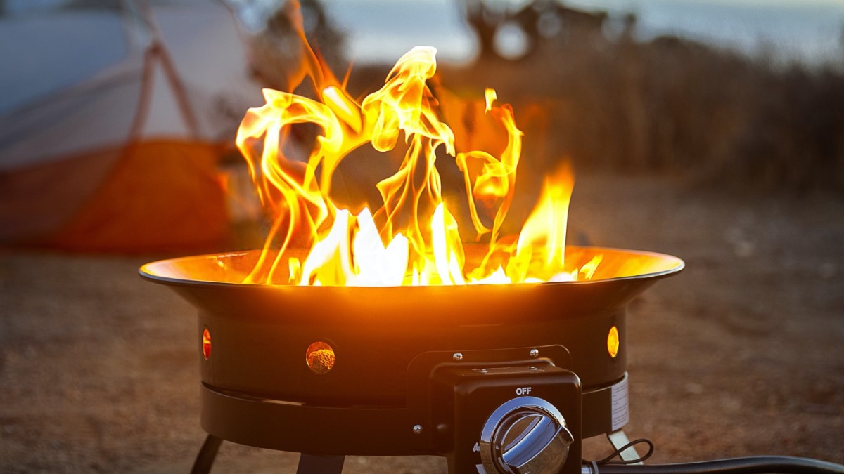 7 Best Propane Fire Pits 2021 Men s Journal Men s Journal