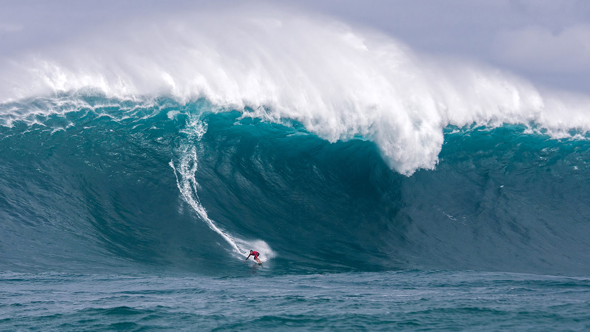 The 5 biggest waves surfed in the past year Men's Journal