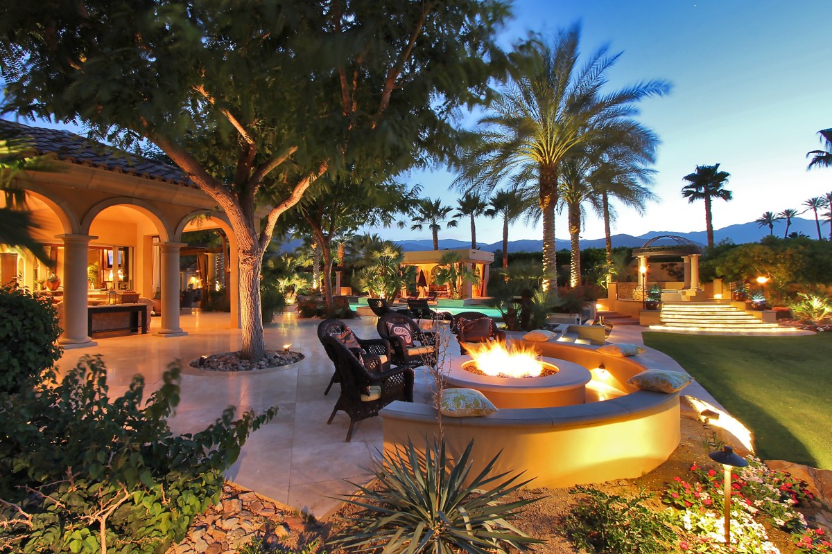 The Most Outrageously Luxurious Airbnbs Celebrities Rented in 2017