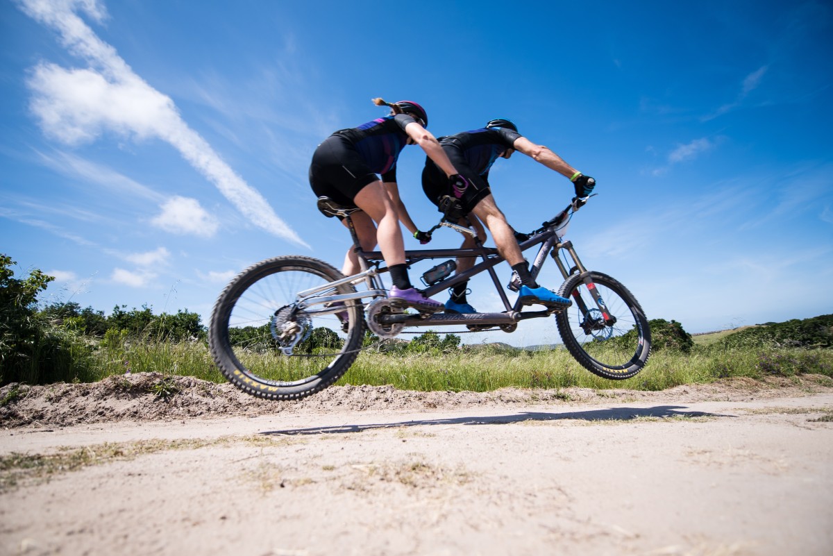 Tandem mountain cheap bike jump
