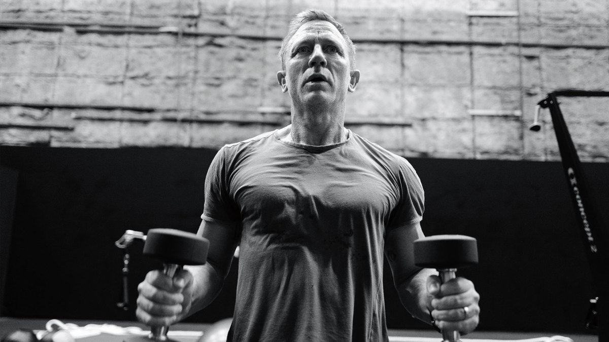 Daniel craig shoulder 2025 workout