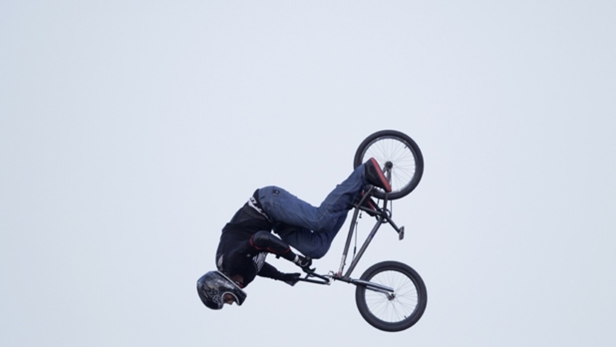 The 24 Greatest RecordBreaking Feats of 2015 Men's Journal