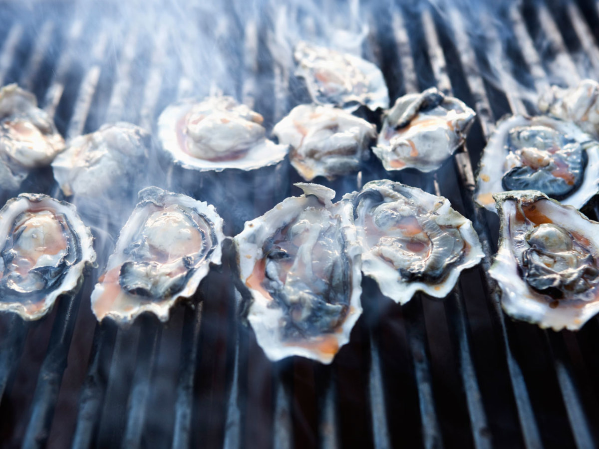 Recipe How to Make Simple Grilled Oysters Men's Journal