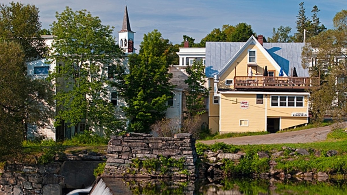 10 Great Small Towns to Visit in 2014 Men's Journal