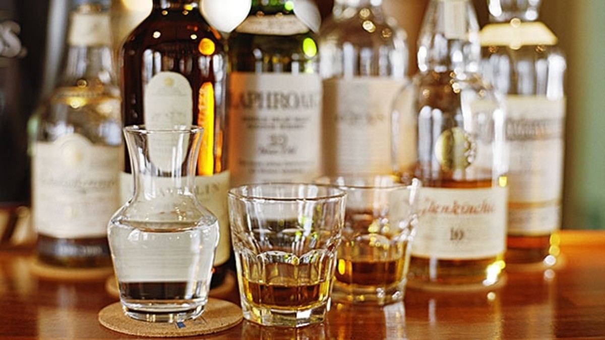 Why Whisky Pros Add Water to Their Glasses Men's Journal