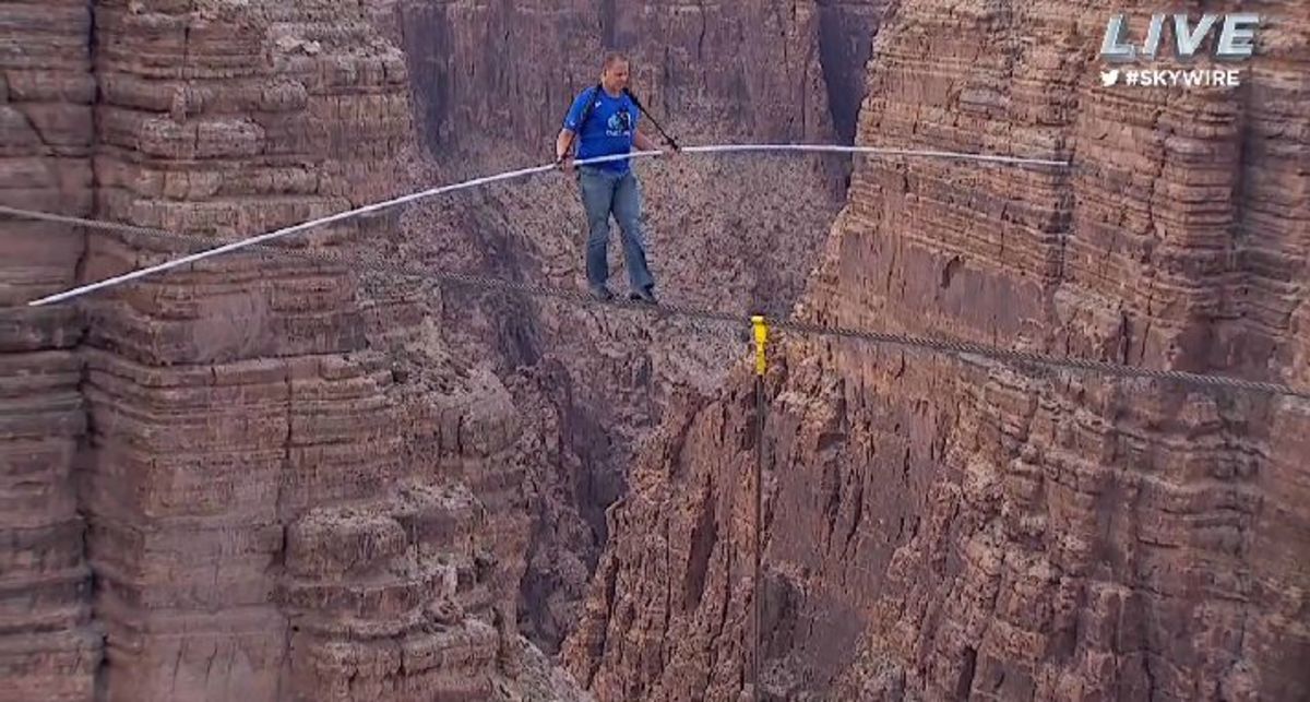 Nik Wallenda defies death with successful tightrope of 'Grand