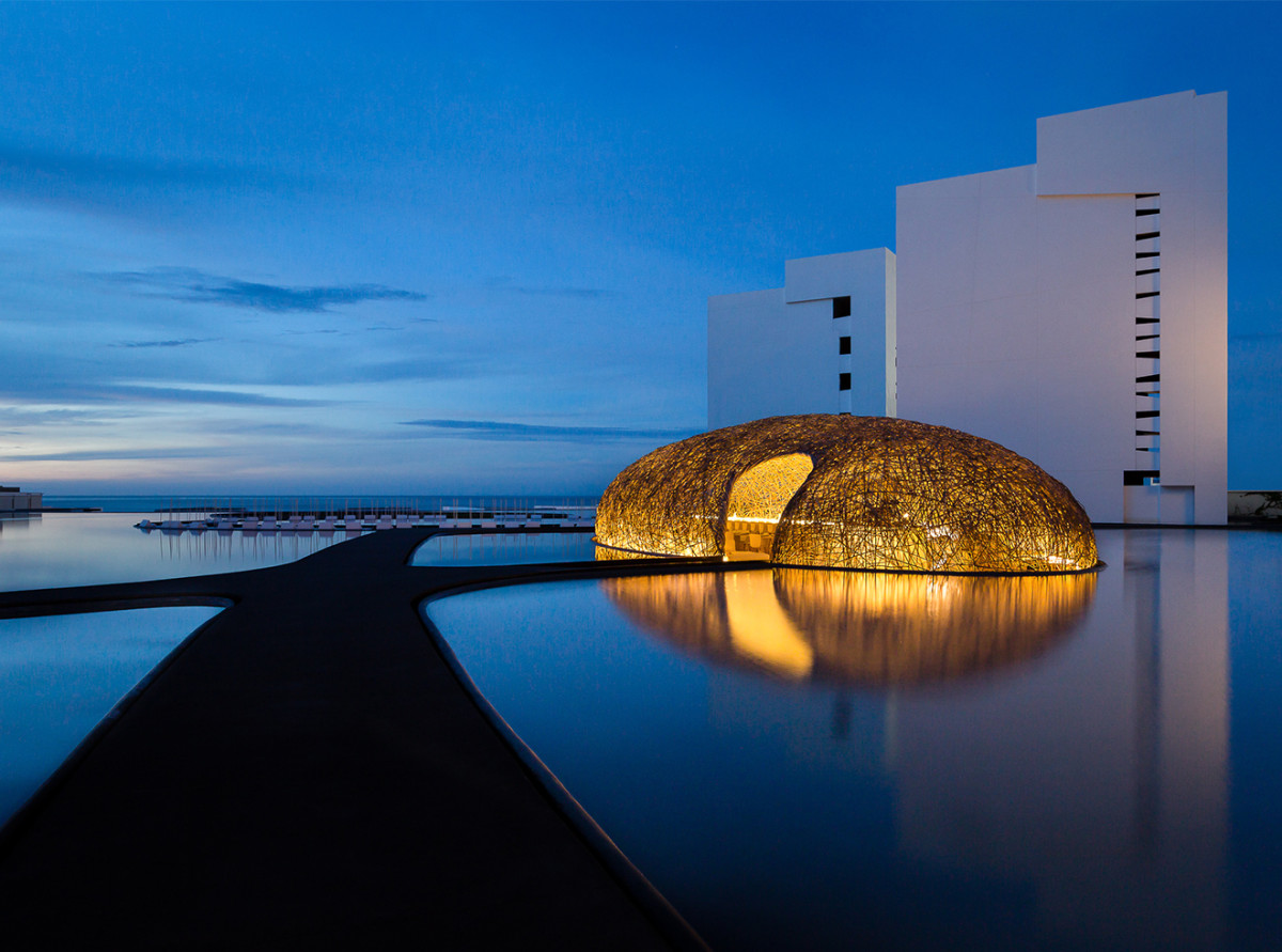 The Most Tranquil Floating Hotels for a Peaceful, Waterfront Getaway