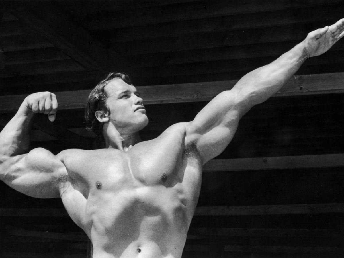 Watch Arnold Schwarzenegger Shows Off