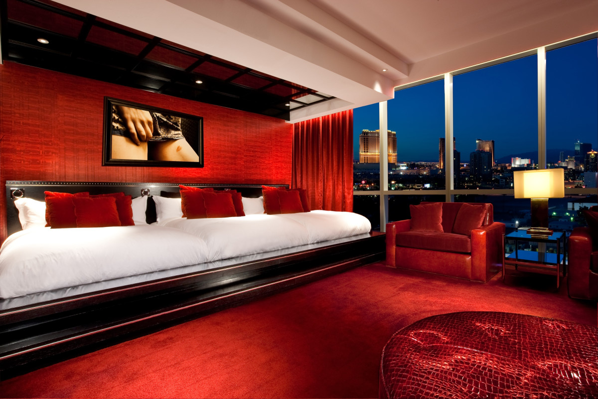 best hotels for voyeurs