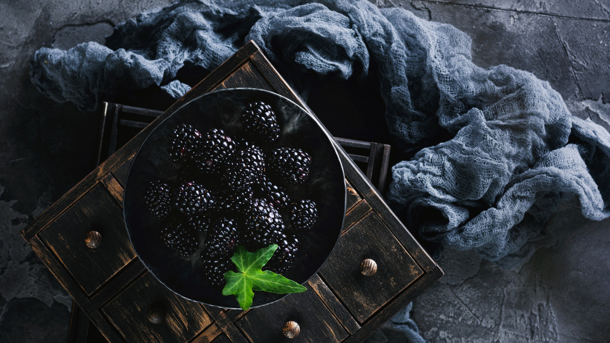 The Fruits Low in Sugar That'll Help You Lose Weight, Ranked Men's