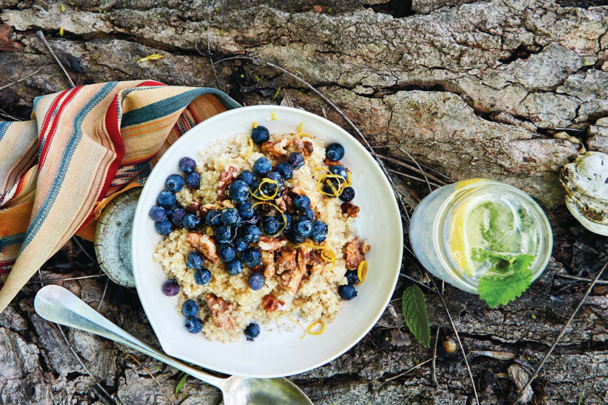 Recipe How to Make a Coconut Quinoa Breakfast Bowl with Blueberries Men's Journal