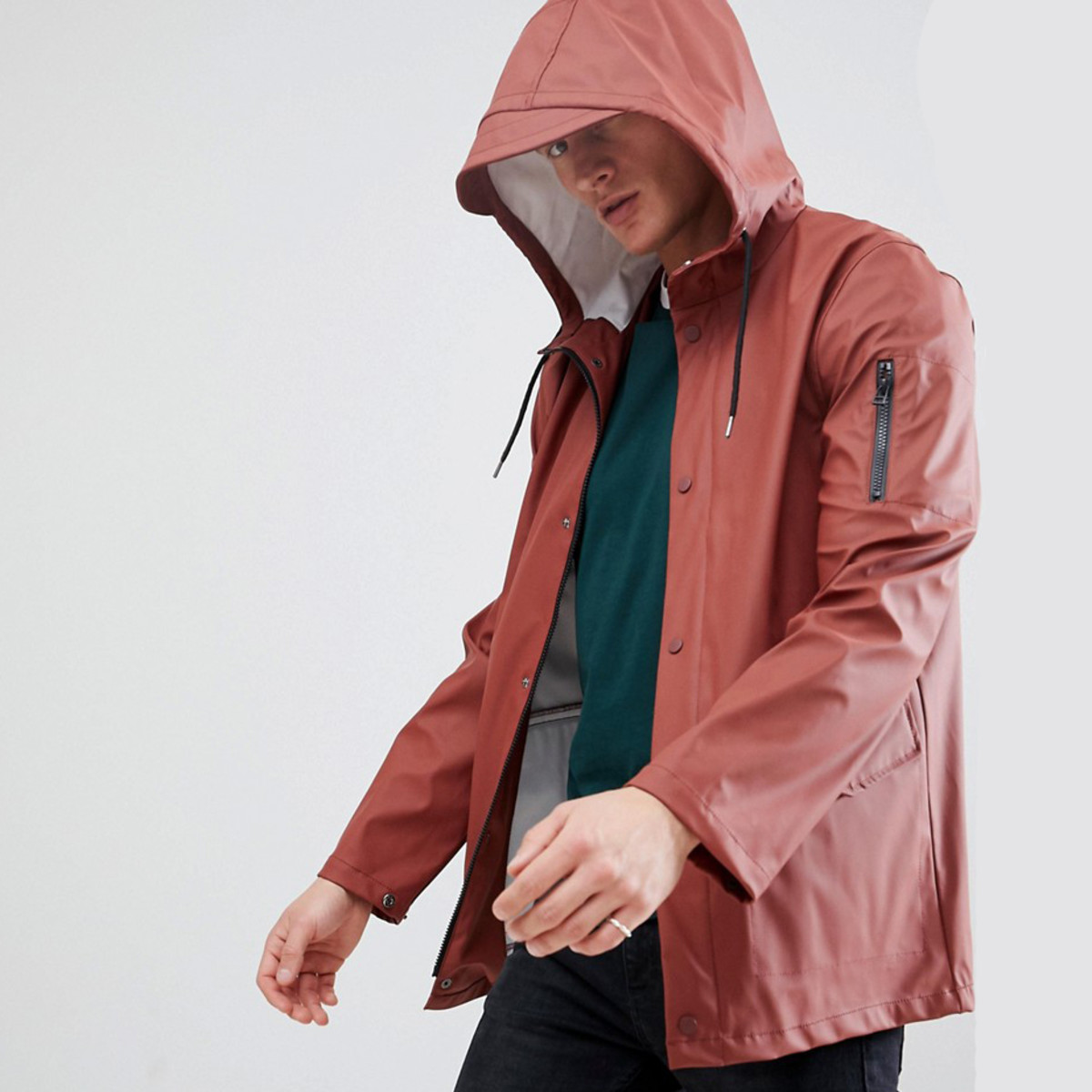 https://www.mensjournal.com/.image/t_share/MTk2MTM3MjA5NTc1Nzc3NDI1/new-look-rain-coat.jpg