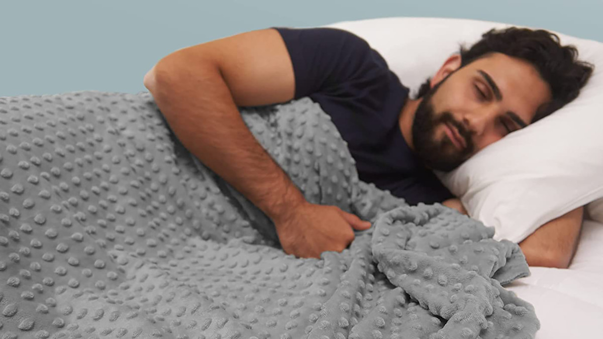 This Quility Weighted Blanket is Perfect for a Cozy Fall Night Men's