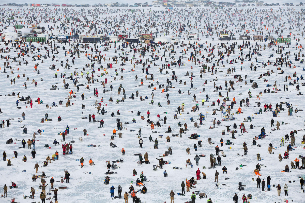 Big Minnesota lakes getting ready for ice fishing