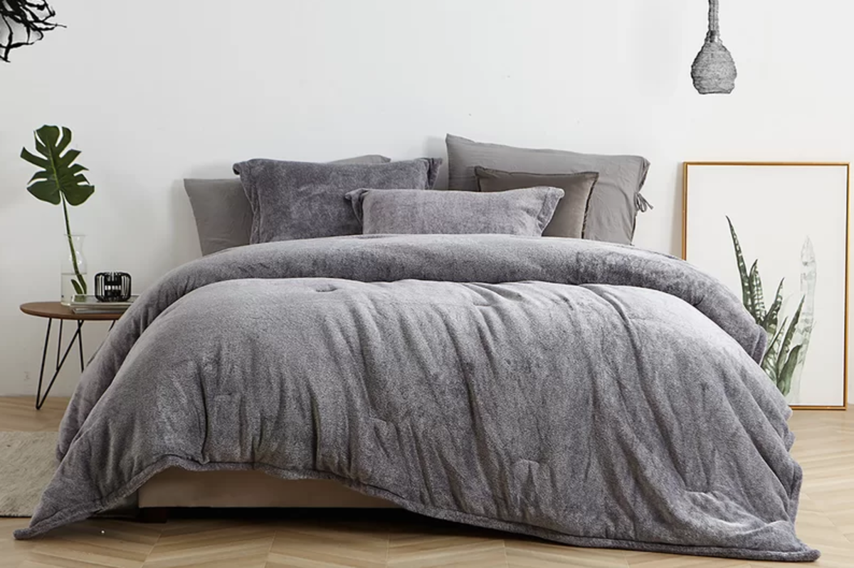 Just In Time for Fall: A Massive Comforter Blowout Sale - Men's Journal