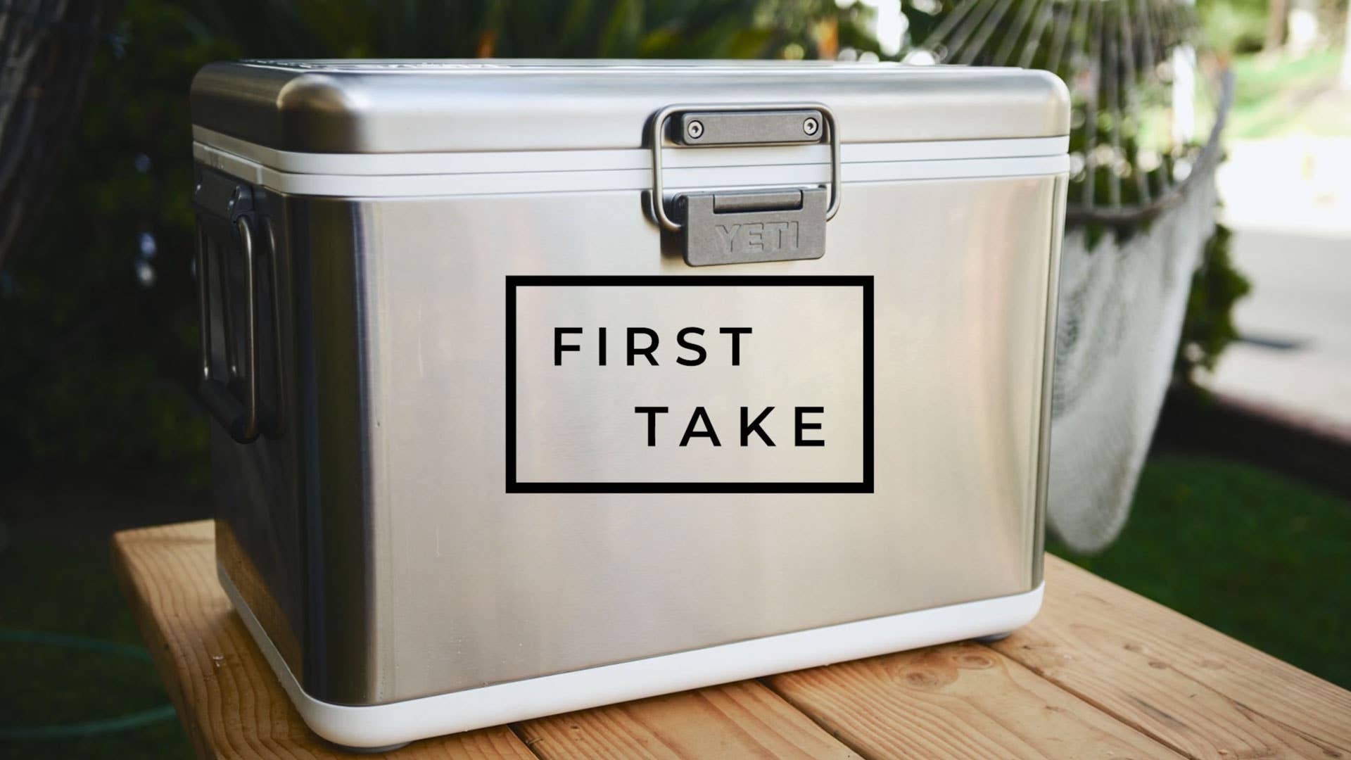YETI V Series Stainless Steel Cooler STAINLESS STEEL / イエティ V 