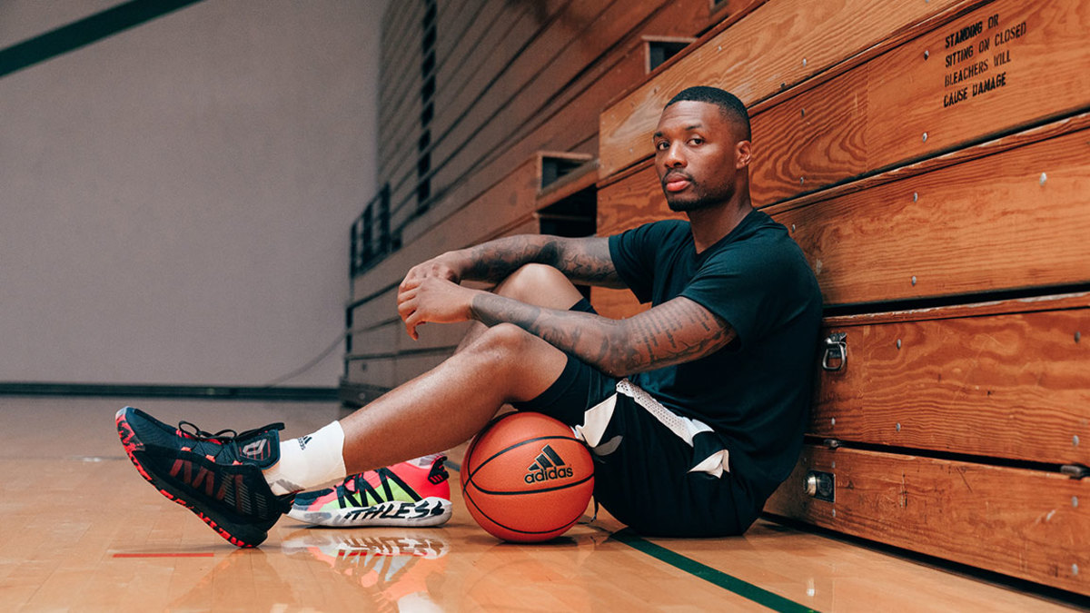 Adidas men's dame 4 basketball shoes deals
