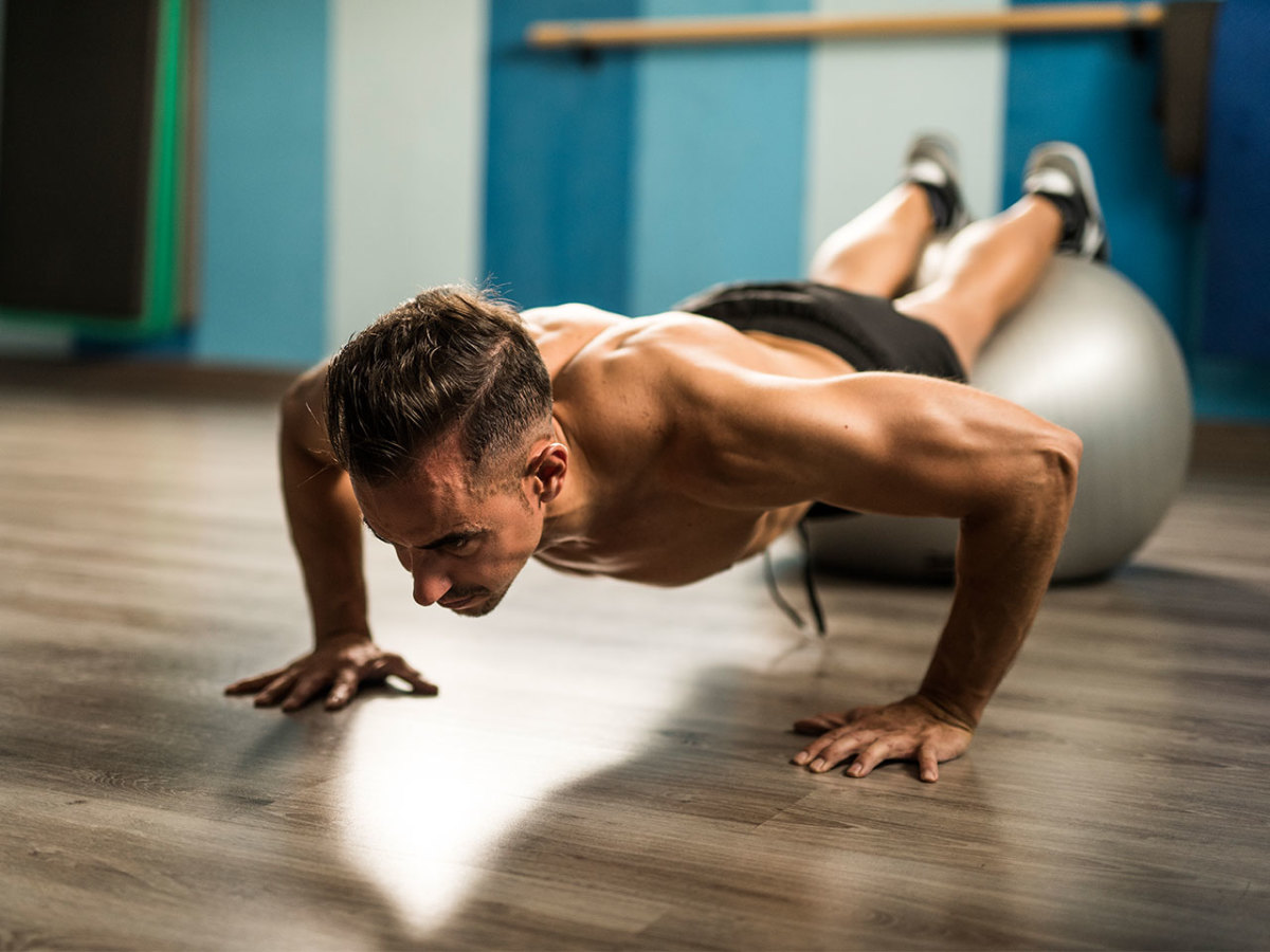 Opposite leg sales bicycle plank