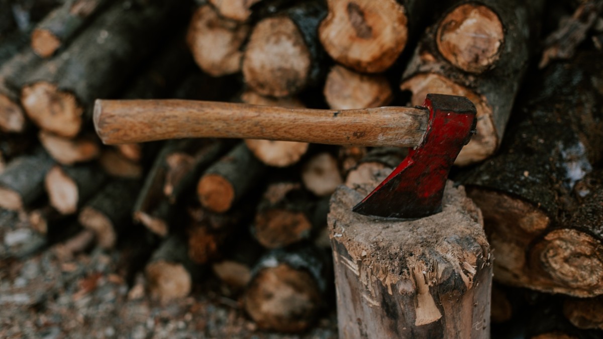 What is the Best Axe for Splitting Wood  : Top Picks for Effortless Wood Splitting