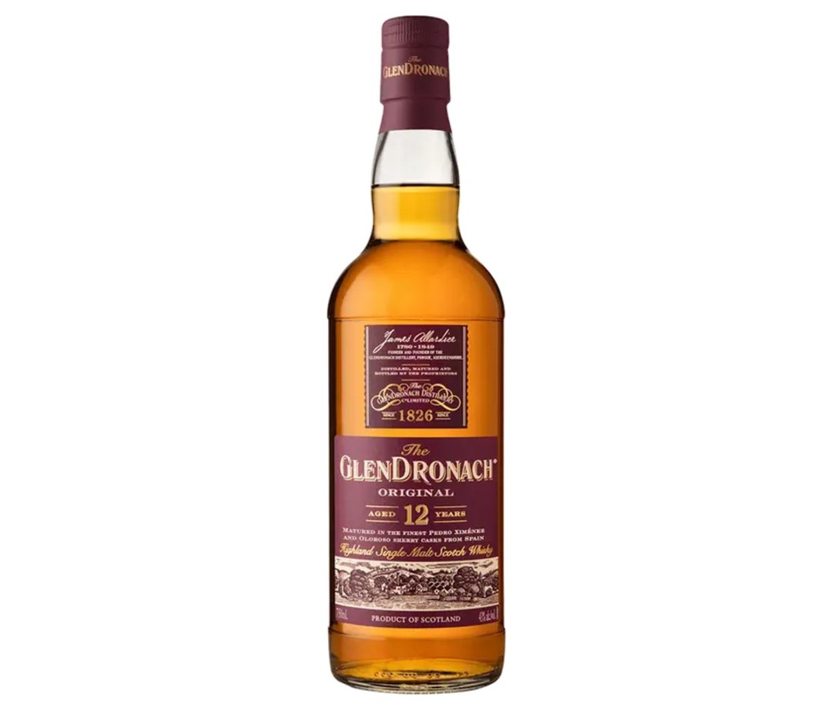 The Best Sipping Whiskey to Drink Any Time of Year Men