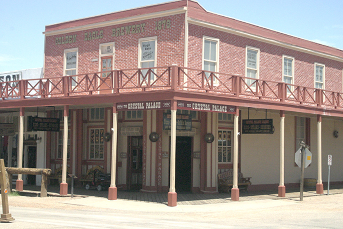 10 Most Infamous Bars in America Men's Journal