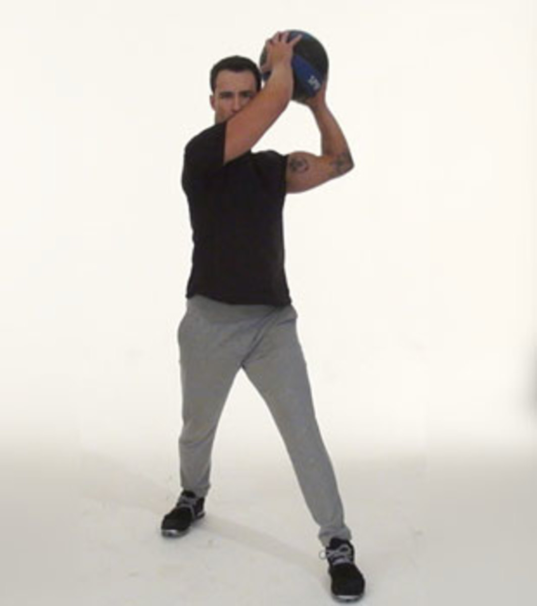Exercise How To Medicine Ball Woodchop Men's Journal