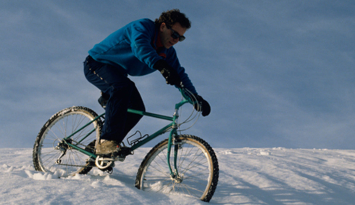 Cycling outlet in snow