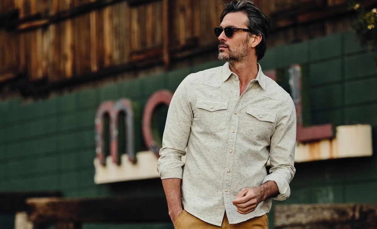 28 Best Men's Button-Down Summer Shirts, Casual to Spiffed Up - Men's  Journal