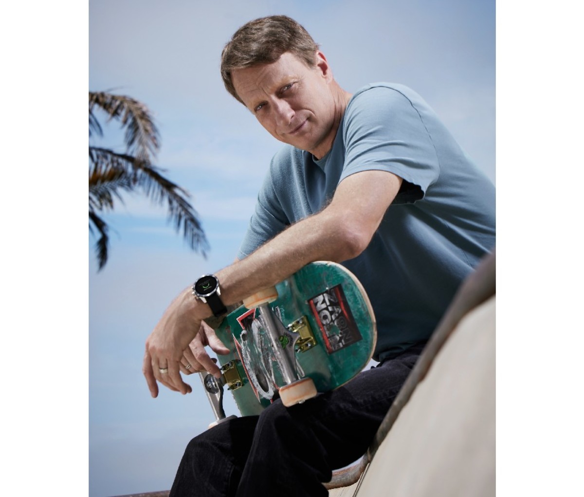 Tony Hawk breaks his leg but isn't retiring