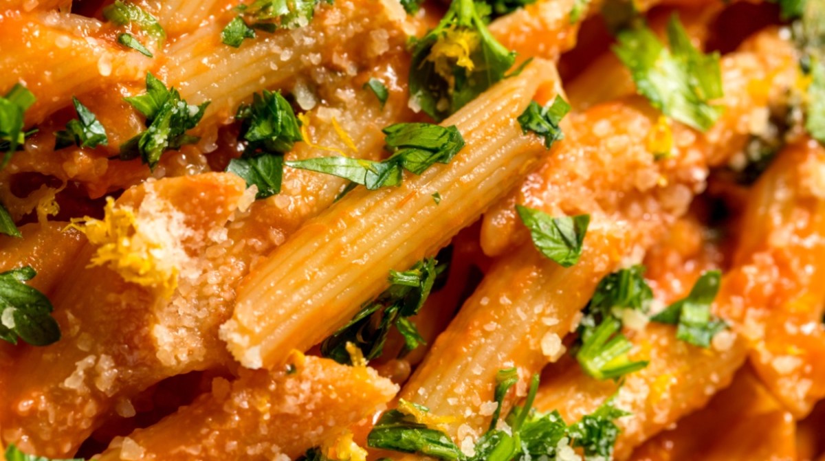 TikTok Spicy Rigatoni Garlic Bread Sandwich Recipe Men's Journal