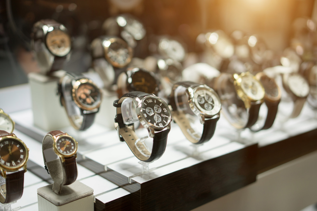 Buying discount old watches
