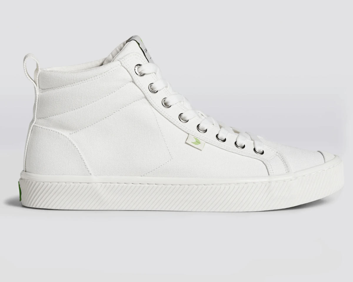Cariuma's White Sneakers Are a Top-Seller on 'Men's Journal' - Men's ...